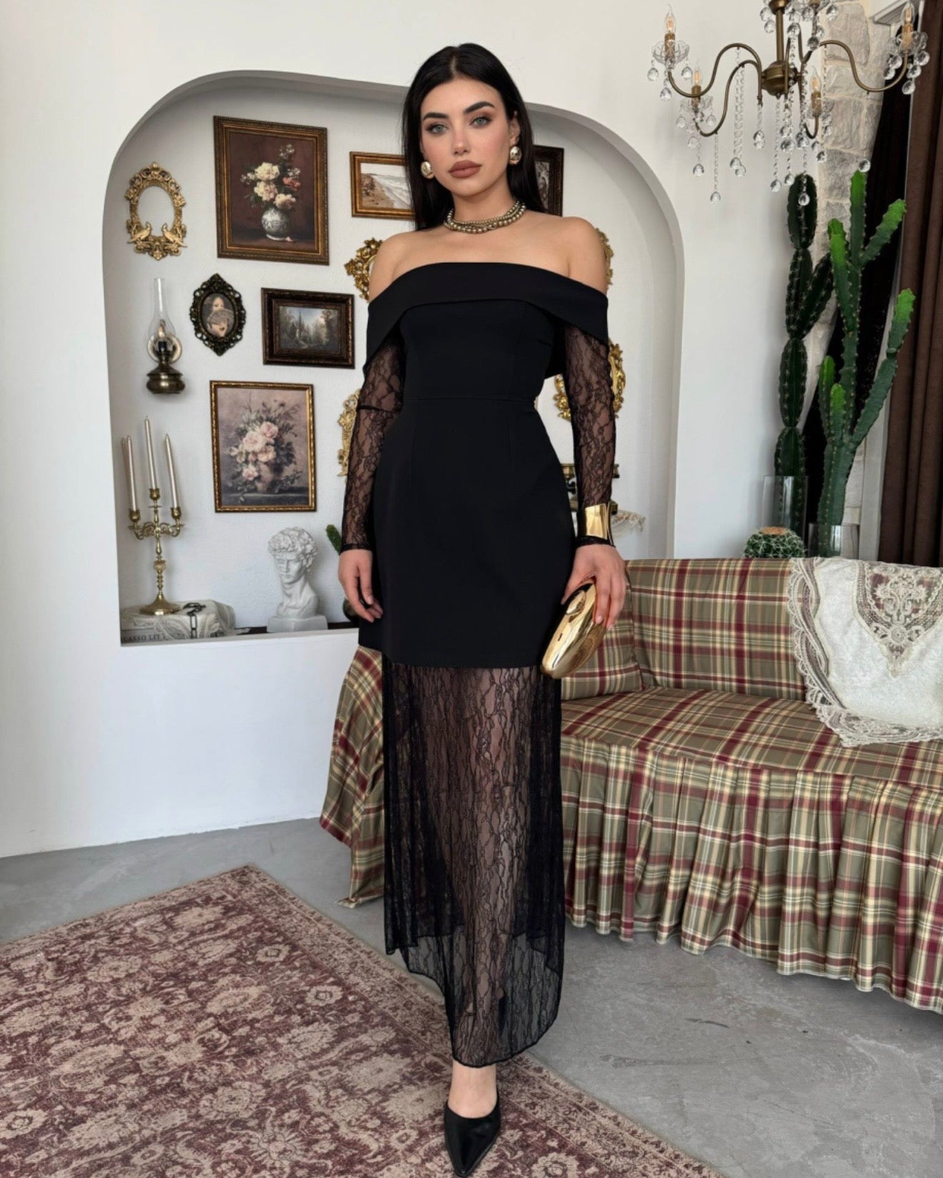 Black Maxi Off-Shoulders Lace Dress