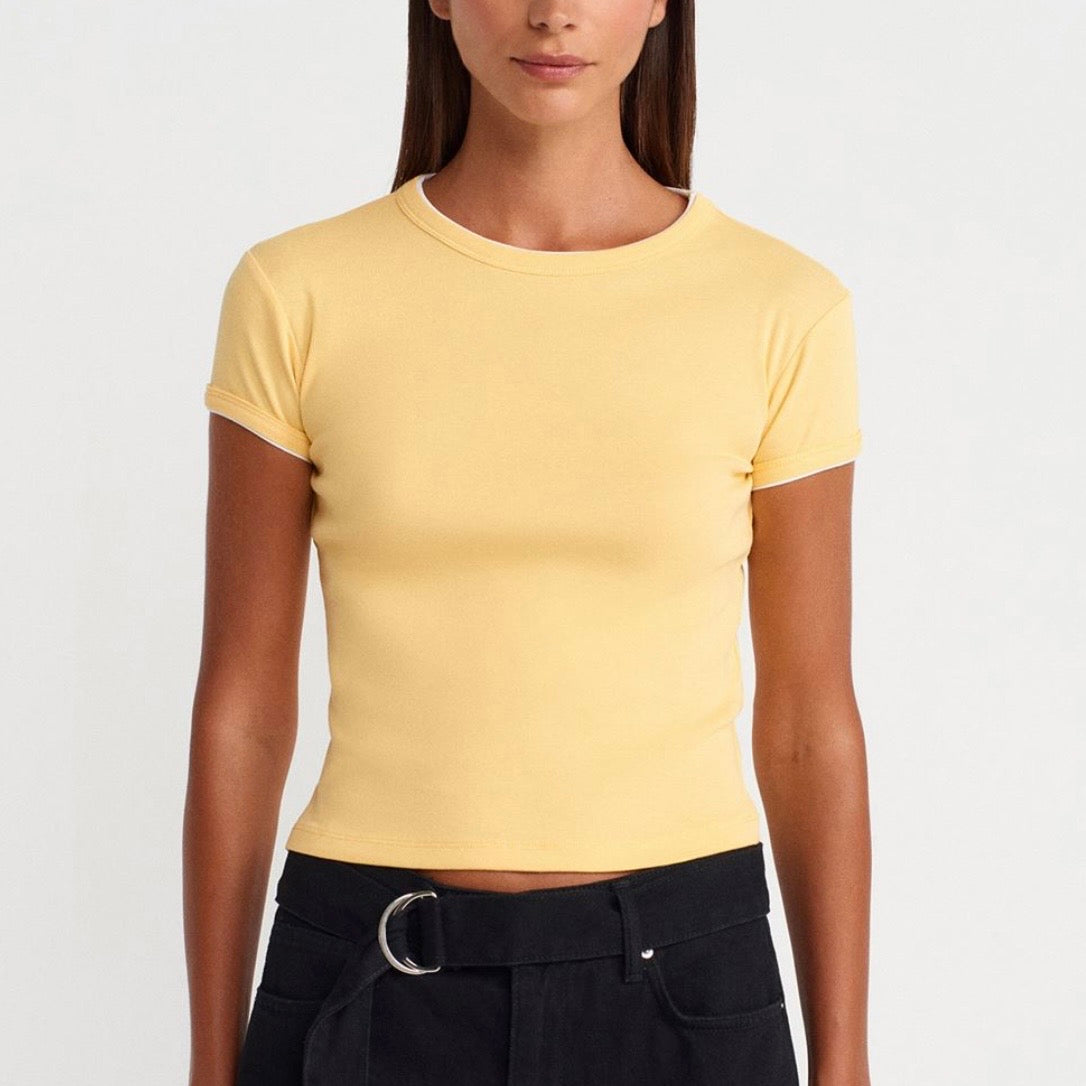 Yellow fitted t-shirt with white trim