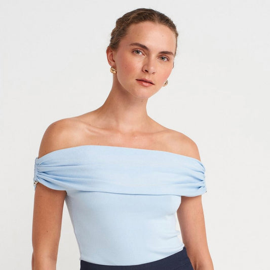 Off-Shoulders Top