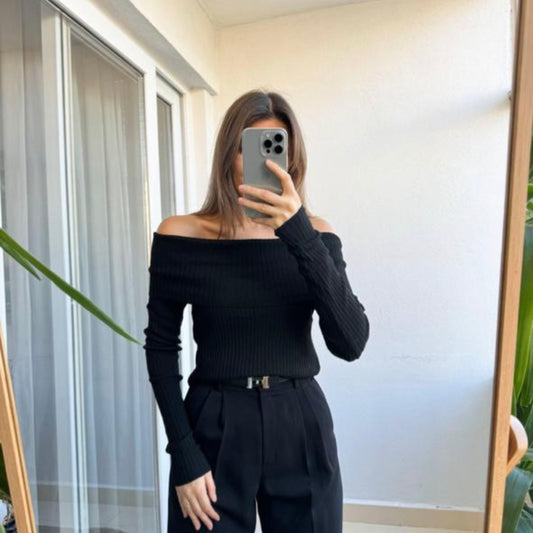 Off-Shoulders Black Top